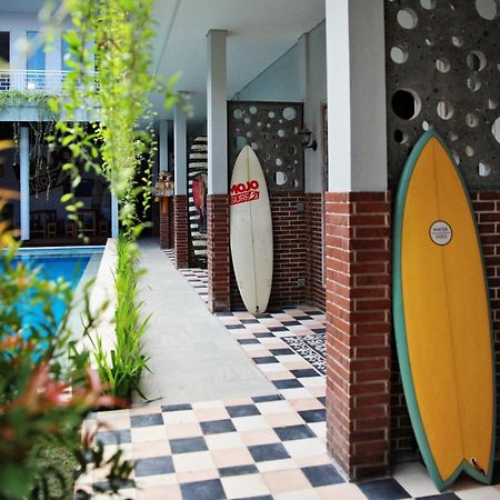 Mojosurf Camp Canggu Εξωτερικό φωτογραφία